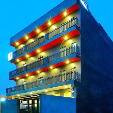 The Red York Hotel Ghaziabad Ngoại thất bức ảnh