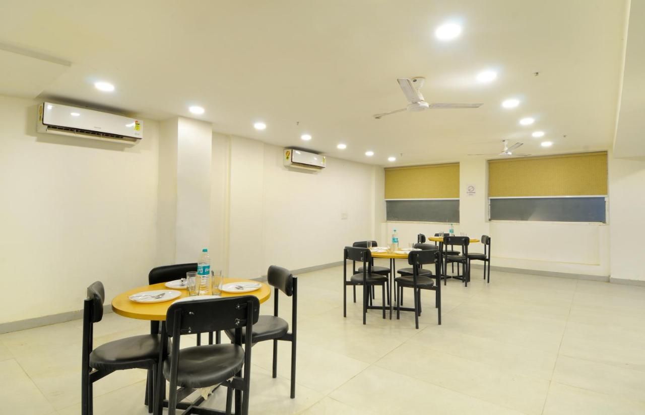 The Red York Hotel Ghaziabad Ngoại thất bức ảnh