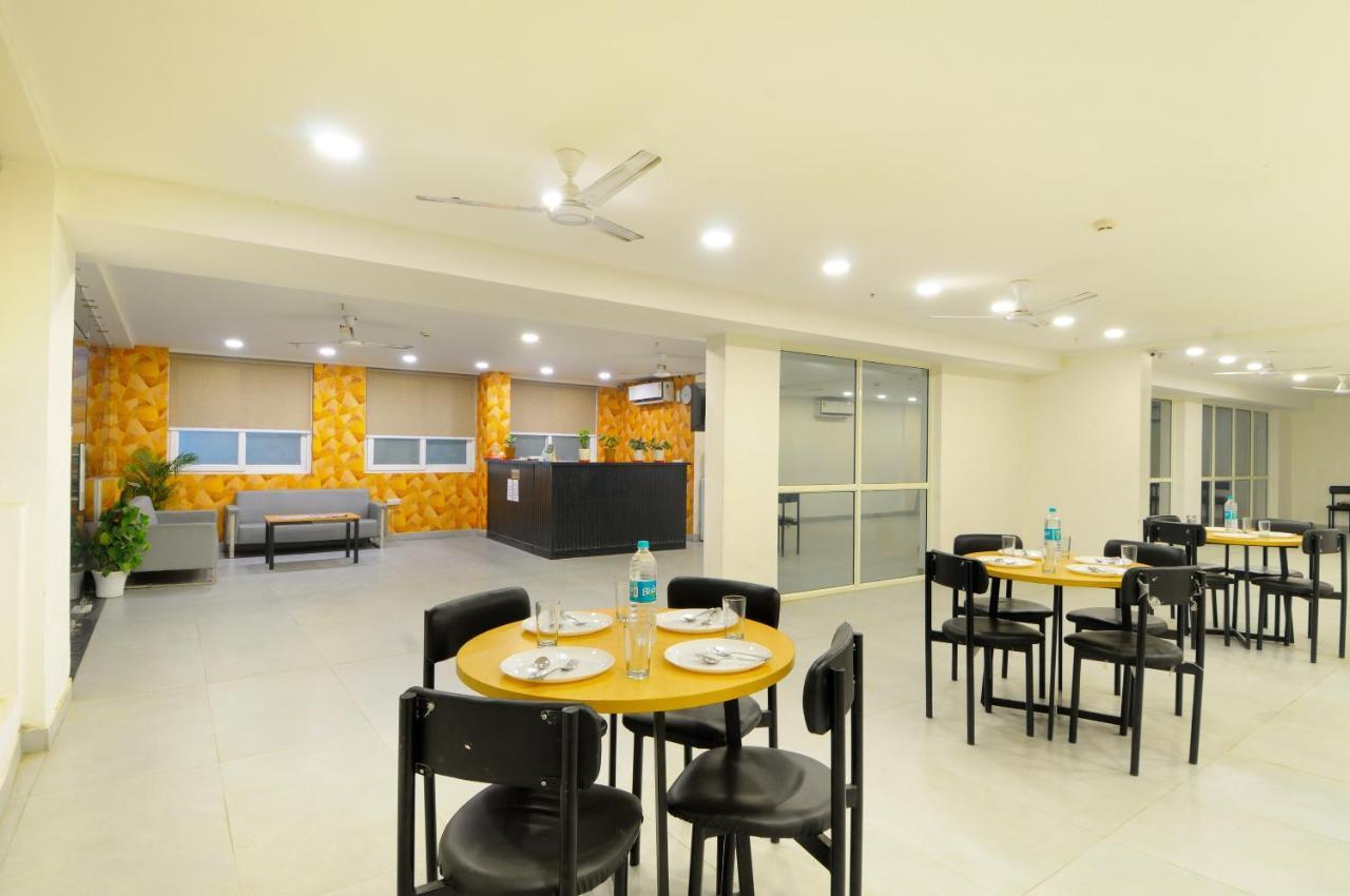 The Red York Hotel Ghaziabad Ngoại thất bức ảnh
