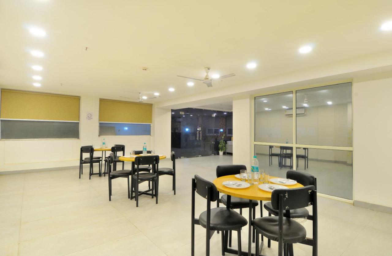 The Red York Hotel Ghaziabad Ngoại thất bức ảnh